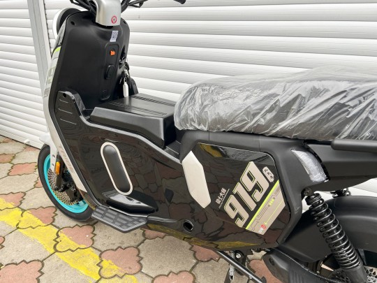 Електроскутер iBike 919 1500W (72V20A) HI-TECH