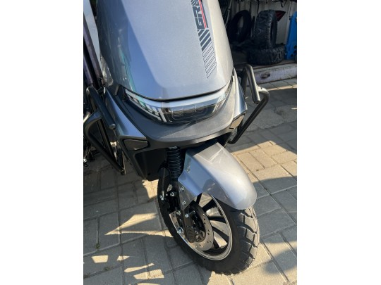 Електроскутер Forsage Moto GR 2000W (72V38A) на Графенових АКБ