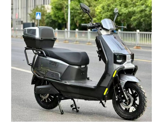 Електроскутер Forsage Moto Lucky 85 2000W (72V38A) на Графенових АКБ